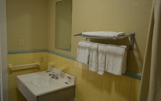 Regency Inn - Lexington