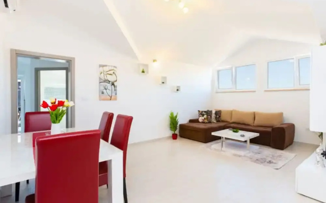 La Riva 1 Comfortable Holiday Residence