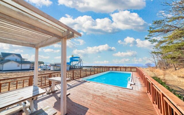 Ganghwa Izba Pension