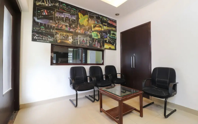 City Club & Hotels By Oyo Rooms