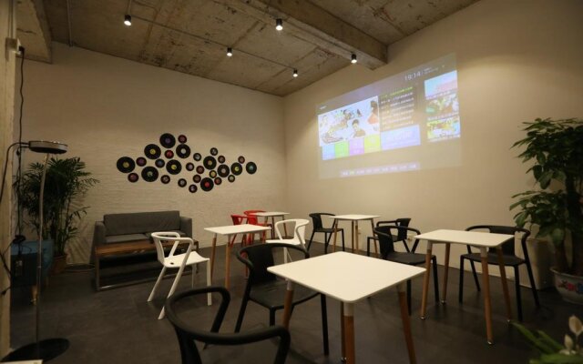 Dong Tian private courtyard