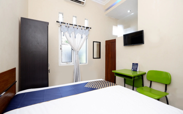 Super OYO 2209 Solo Point Guest House Syariah