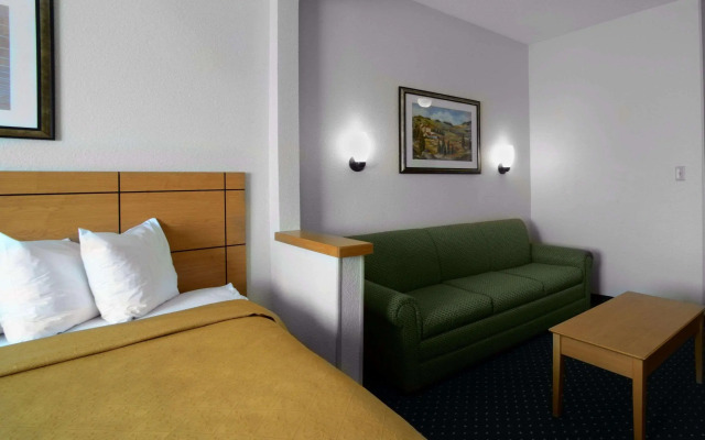 Quality Inn and Suites Springfield Southwest near I-72