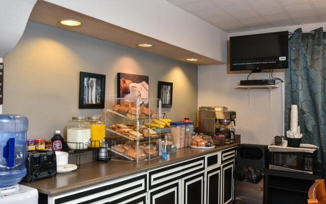 Americas Best Value Inn & Suites Williamstown