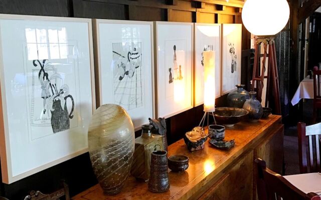 The Chalet Guesthouse and Studio