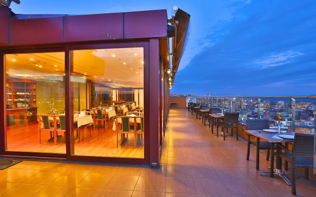 Grand Madrid Hotel