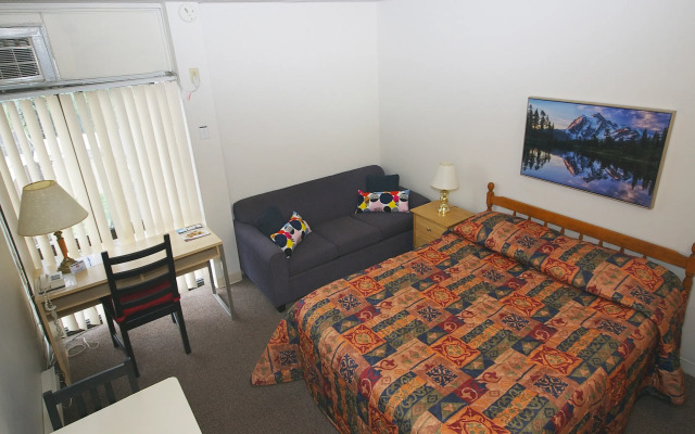 Alexandra Hotel