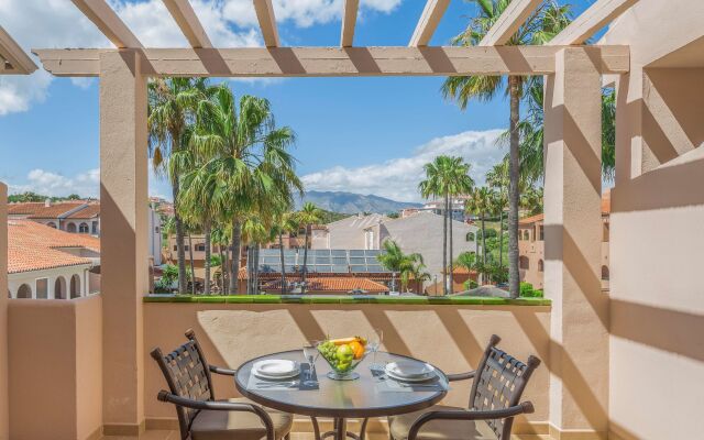 Los Amigos Beach Club Hotel