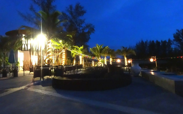Le Coral Beach Resort and Cafe