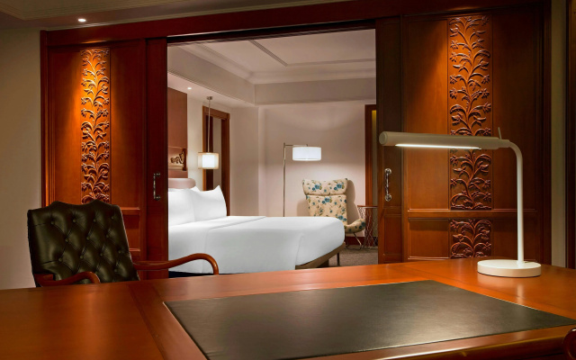 Le Meridien Jakarta – Guest Rooms – Jakarta