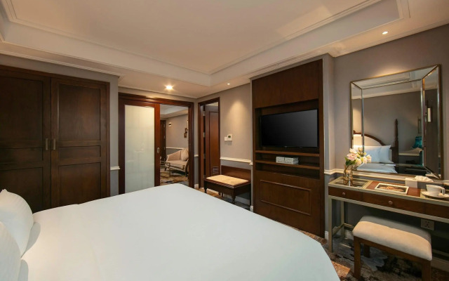 The Oriental Jade Hotel