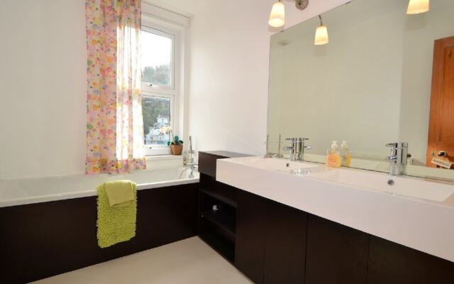 Quaint Apartment in Dartmouth With Private Garden