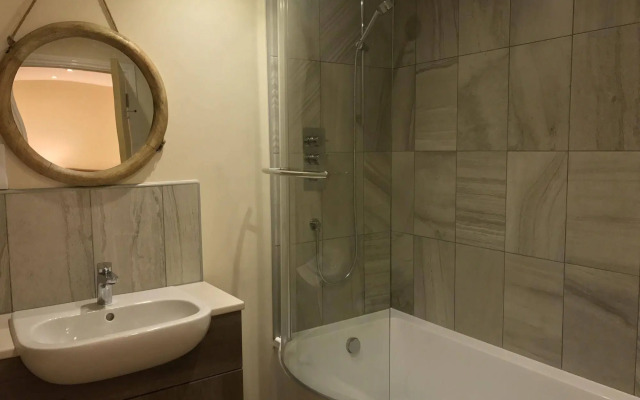 The Lodge at Broadway