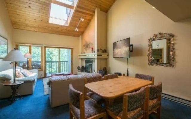 Townsend Place Condo 3 minutes walk to Beaver Creek VIllage by RedAwning