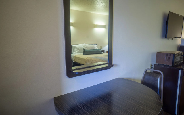 Sunnyside Inn & Suites