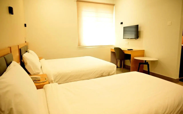 Dreamotel Luxury Suits And Rooms