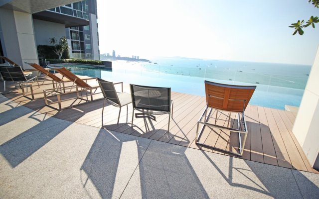 Centric Sea by Pattaya Sunny Rentals