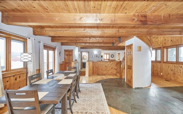 Grand Niagara Estate Lodge