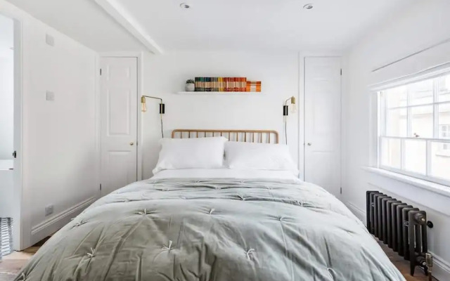 Central Georgian Townhouse With Free Parking