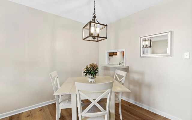 Sea Coast Gardens II 316