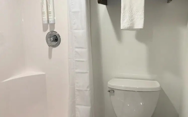 Clarion Pointe Milwaukee Airport