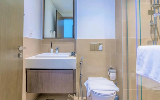 New! Luxurious Living Dubai Creek Balcony & View