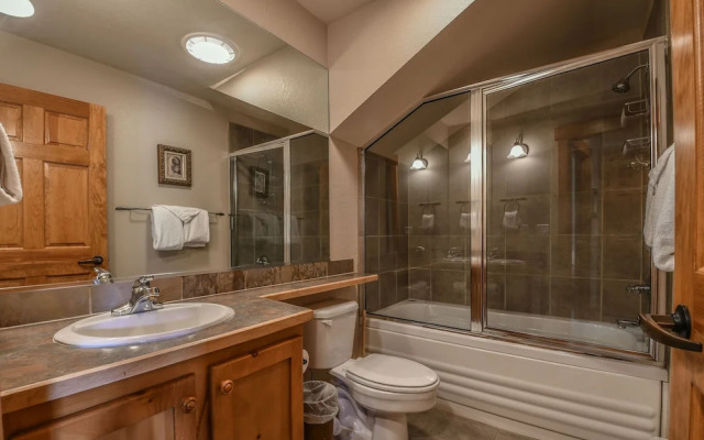 Trappers Crossing 8753