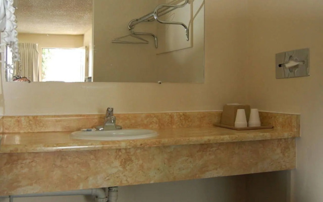 Western Inn Lakewood Tacoma