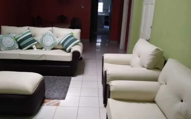 Room-comfy Kingston Getaway - Private Ro