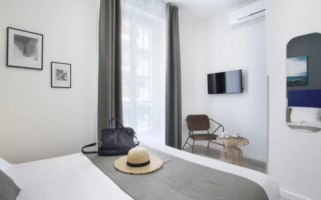The Alcove Hotel