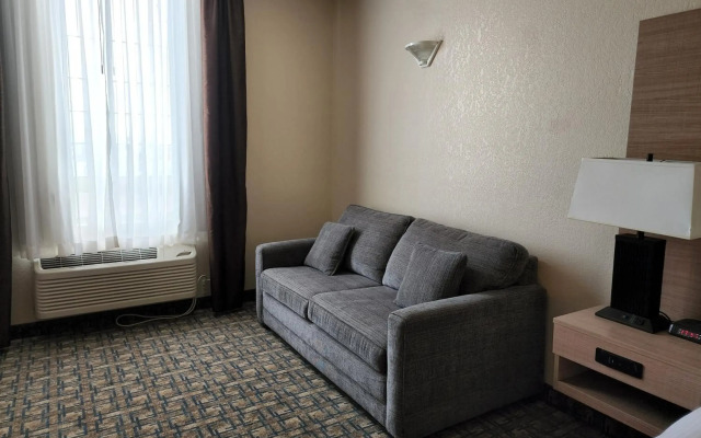 Ramada by Wyndham Lloydminster