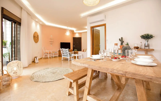Akl - Chic Apts & Balconies in Batroun