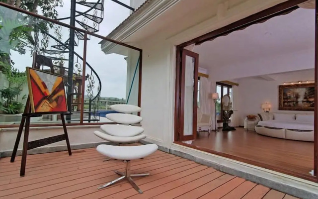 White Pearl Suites