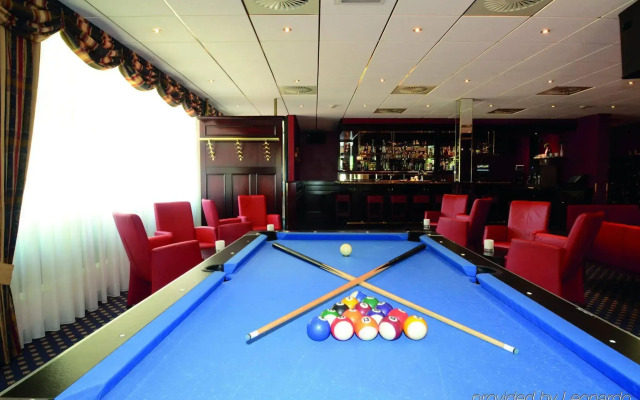 Fletcher Familiehotel De Hunzebergen