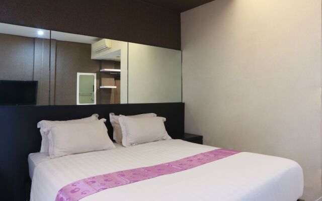 Candi Hotel