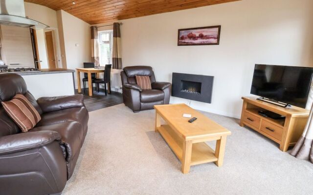 Oak Lodge