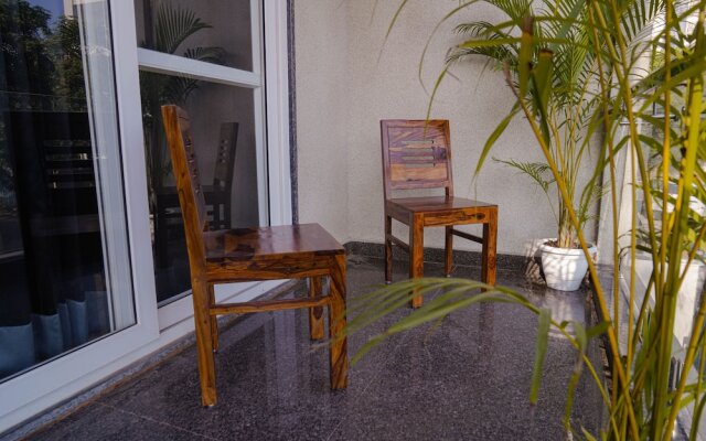 Lime Tree 2 Bhk Apartment Golf Course