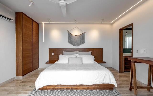 407 Stunning penthouse apartment for 2