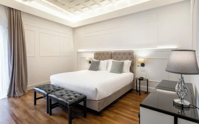 Palazzo Goldoni Condotti Collection