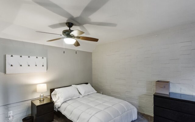 Campus Walk Condo 2 BR by Casago
