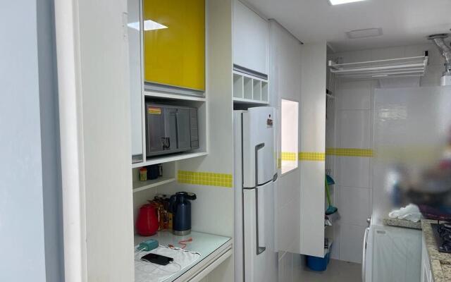 Lindo Apto Guarujá 50m da Praia das Pitangueiras