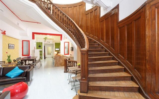 Hip Hostel