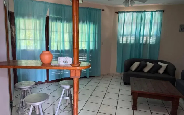Cozy Apartment 2 Minutes to the Beach, Rooftop