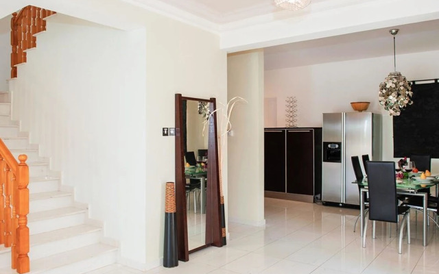 Oceania Paralimni in Paralimni