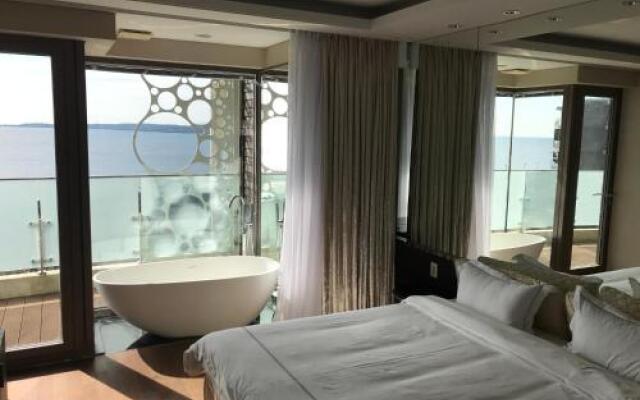 Phoenix Island Ocean Star Resort