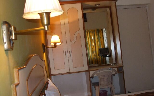Hotel Samrat