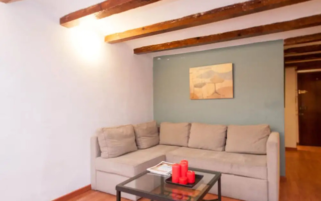 Rustic Poble Sec Apartment