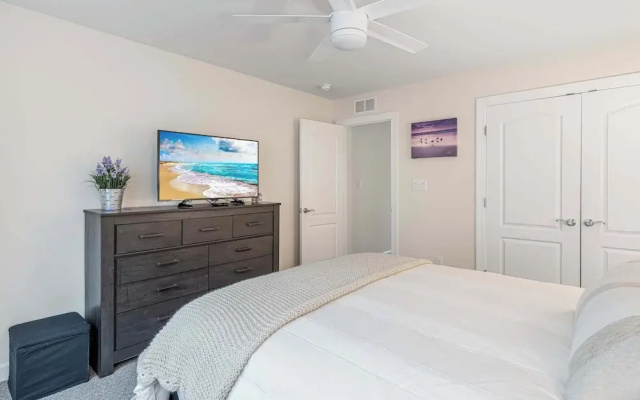 Wild Air Getaway For 12!