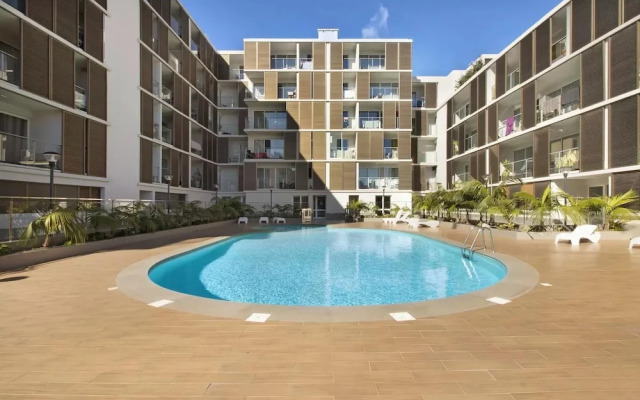 1 Bed Apartment Sleeps 4 With Pool