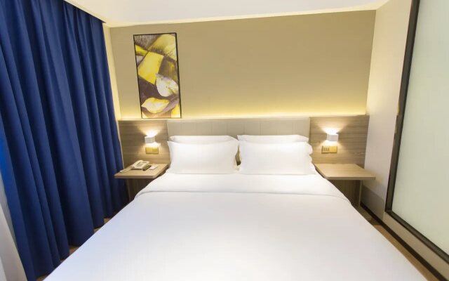 7 Days Inn (Guangzhou Jingxi Nanfang Hospital Tonghe Metro Station)